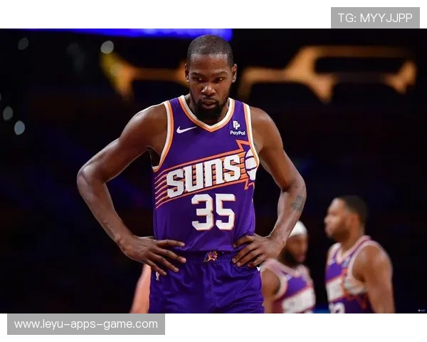 NBA季中交易大戏：三方交易震撼联盟